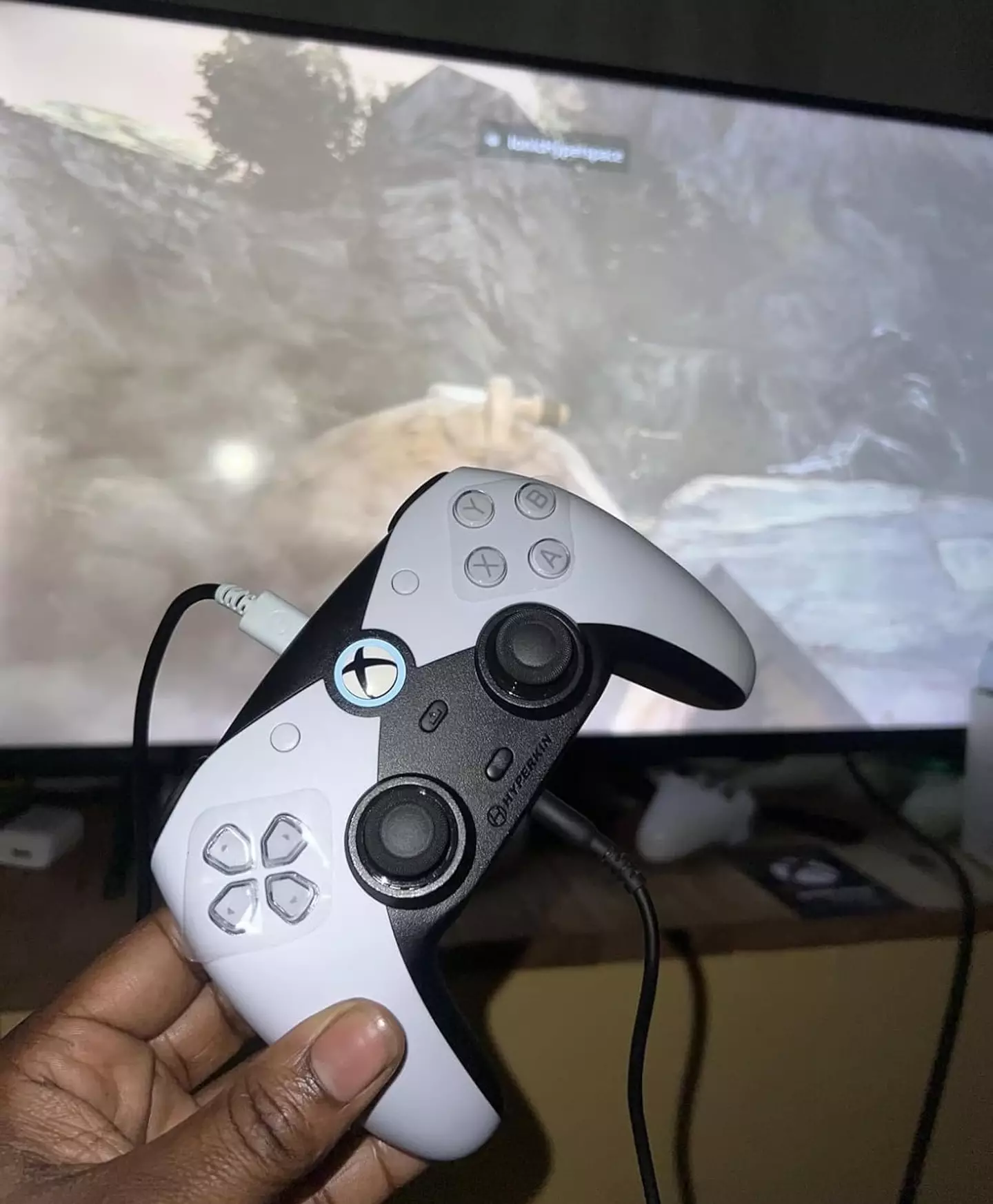 Die Controller wurden als „Klon“ des PS5 DualSense bezeichnet (Amazon-Rezensionen)